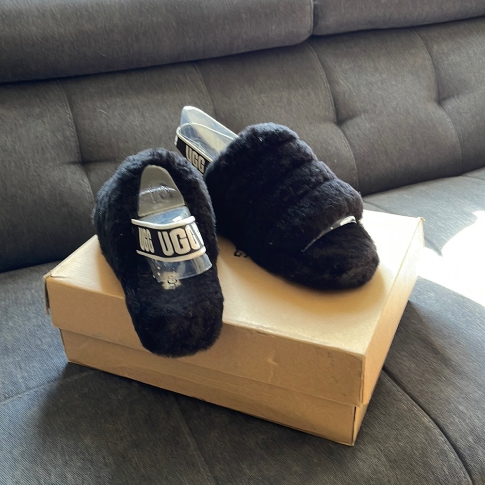Uggs Women’s Fluff Slides